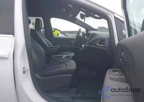 2025 Chrysler Pacifica Select z USA, uszkodzony, nr VIN 2C4RC1BG6SR532473